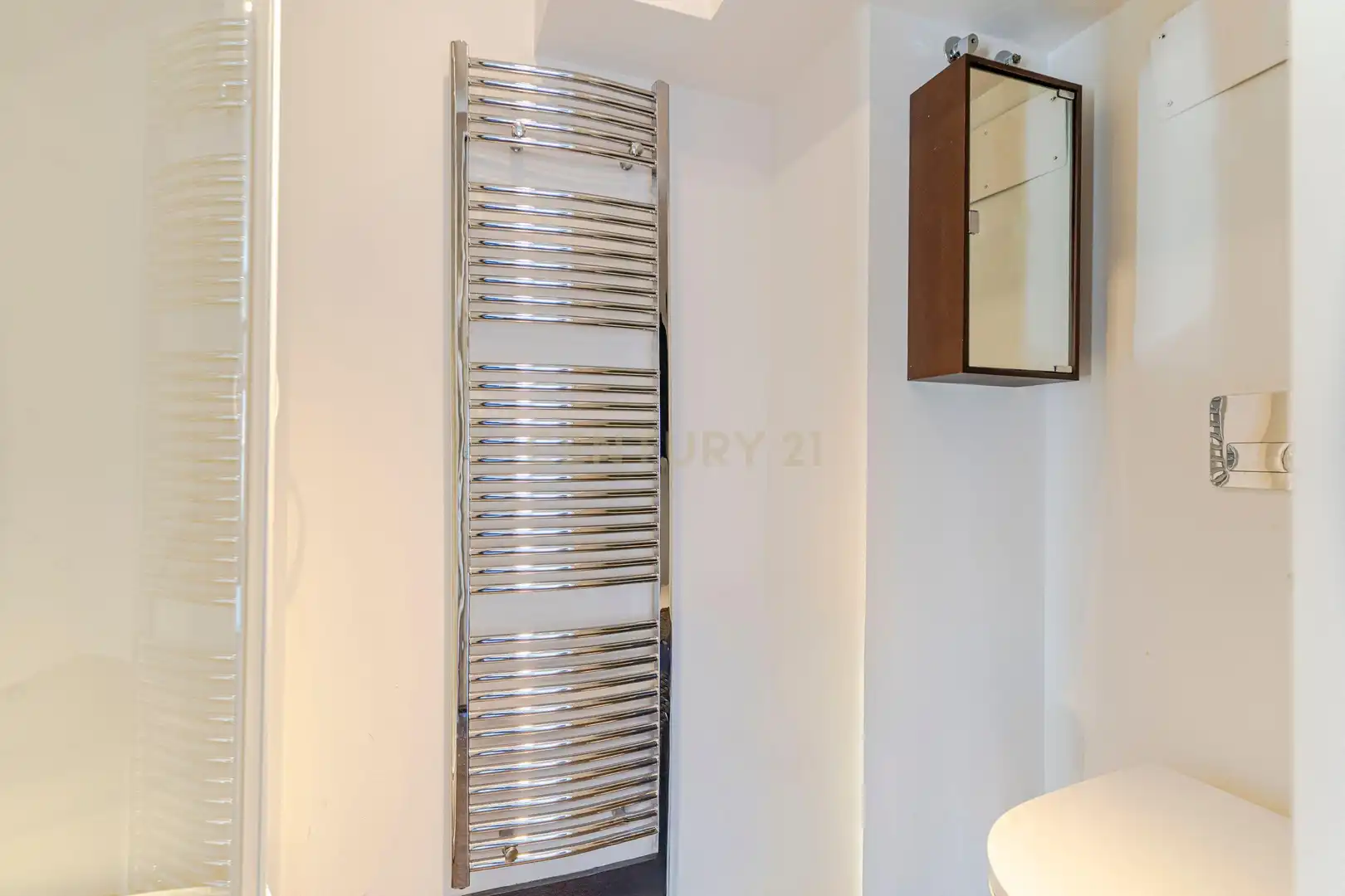 Baño de Apartamento en venta en Granada con Aire acondicionado, Horno y Microondas