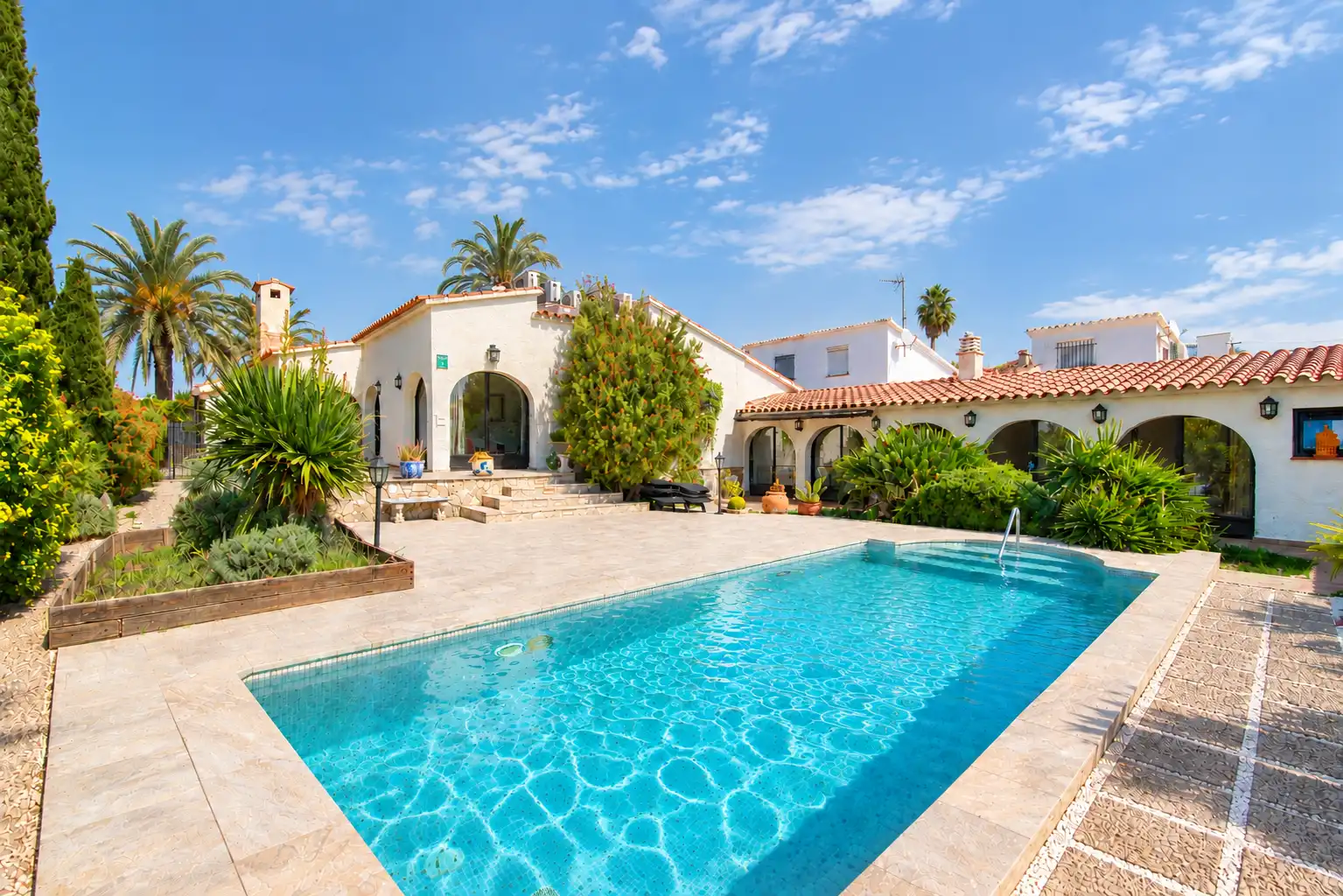 Casa con piscina in vendita a Carrer Alberes 202, imagen 3