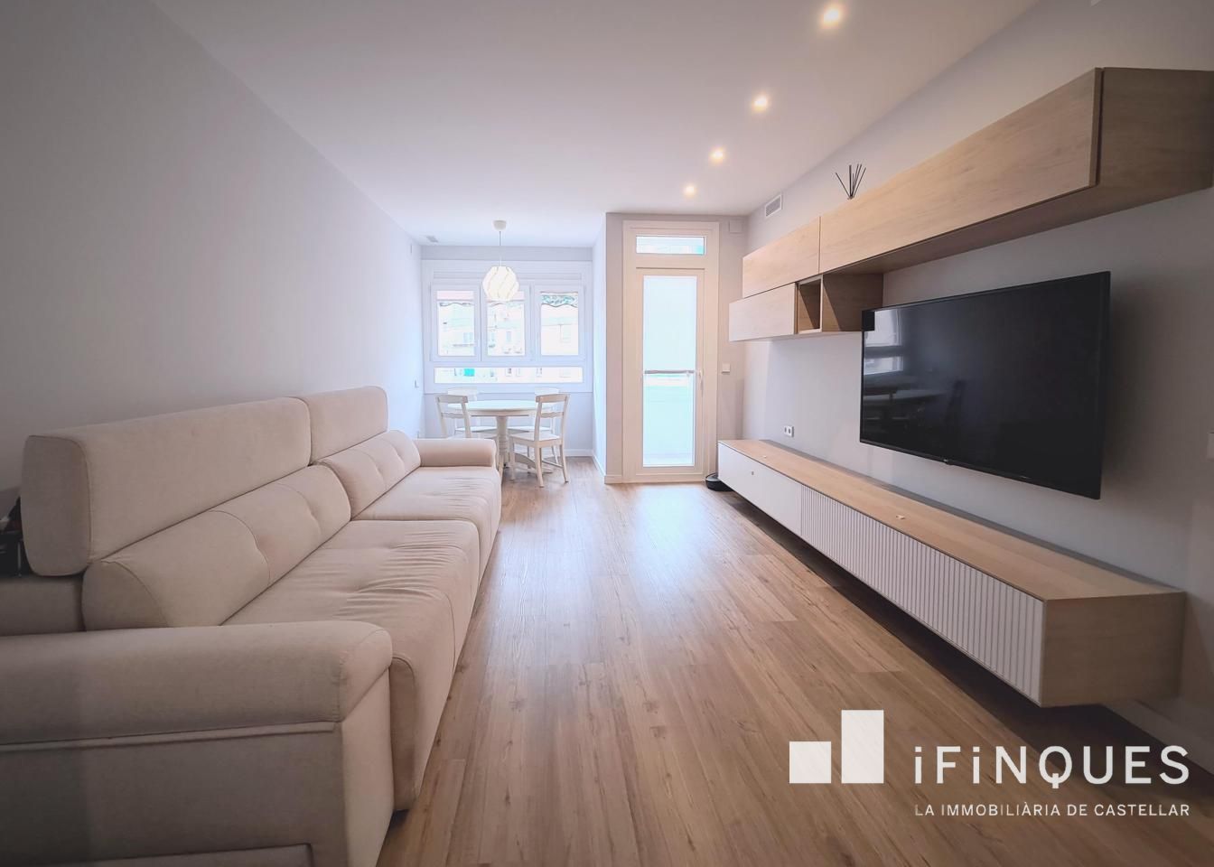 Living room of Flat for sale in Sabadell  with Heating, Parquet flooring and Terrace