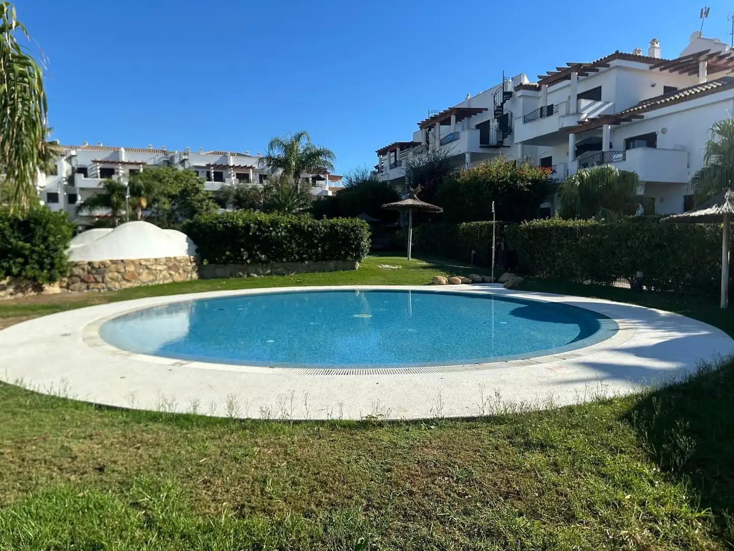 Appartement compact avec piscine à vendre à La Barrosa, imagen 2