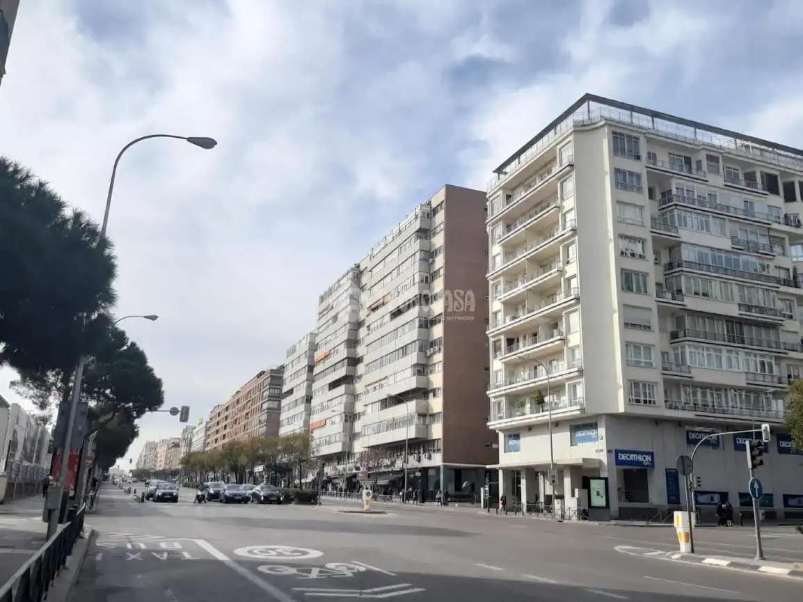 Vista exterior de Piso en venta en Madrid