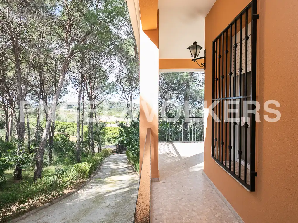 Vista exterior de Casa o xalet en venda en Carcaixent amb Calefacció, Jardí privat i Terrassa