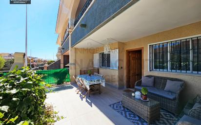 Vista exterior de Casa o xalet en venda en Santa Pola amb Aire condicionat, Calefacció i Jardí privat