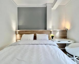 Bedroom of Flat to rent in  Cádiz Capital  with Air Conditioner, Furnished and Pets allowed