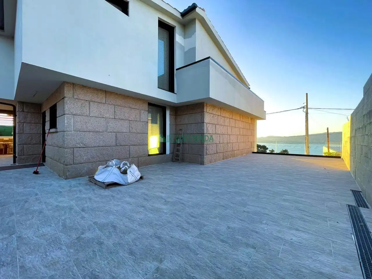 Vista exterior de Casa o xalet en venda en Redondela amb Calefacció, Jardí privat i Terrassa