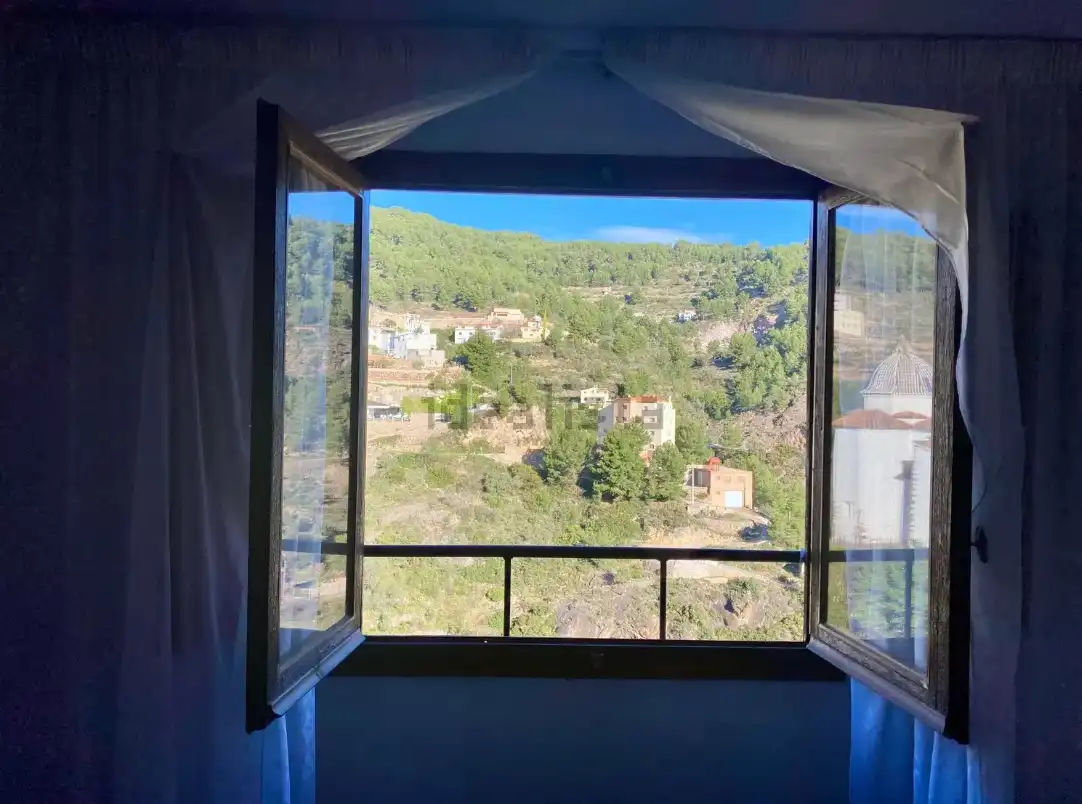 Habitación de Piso en venta en Llucena / Lucena del Cid con Jardín privado, Trastero y Balcón