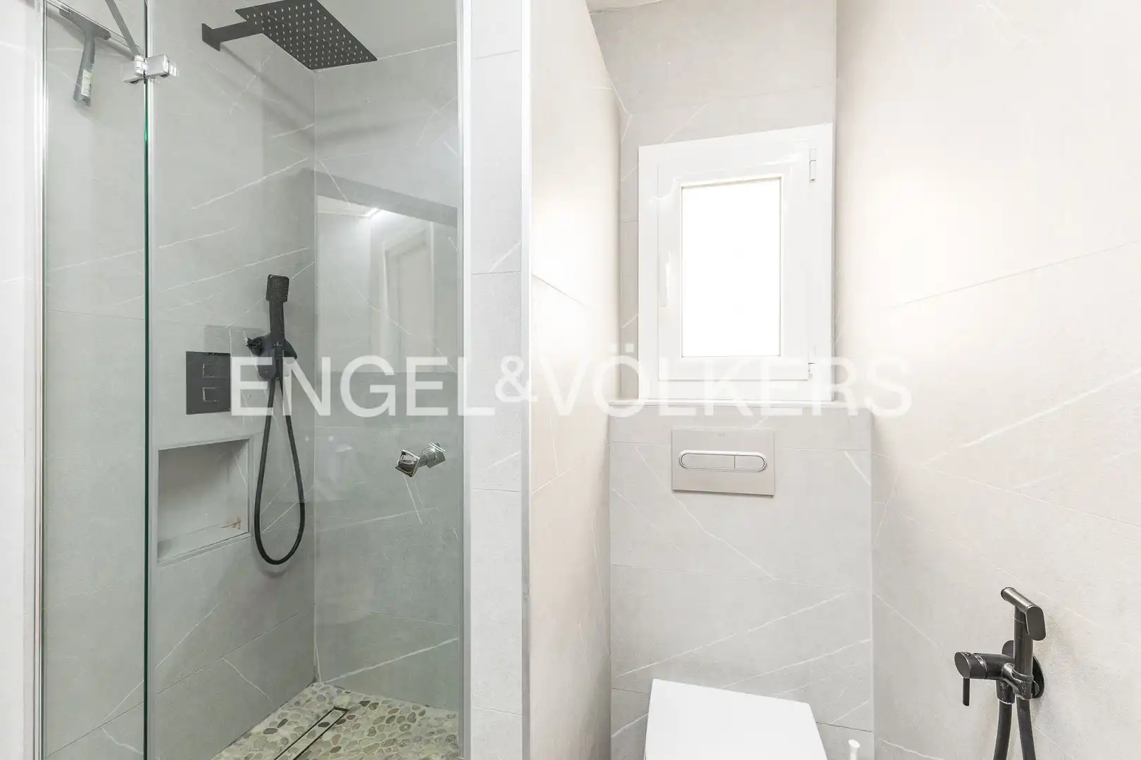 Bany de Apartament en venda en Sant Joan Despí amb Aire condicionat, Calefacció i Moblat