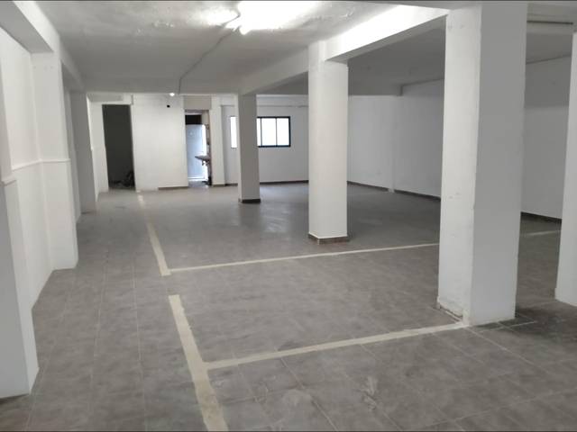 Local comercial en Alquiler en Barrio de Benicalap