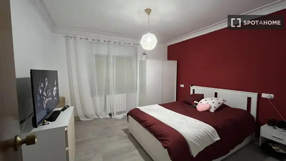 Bedroom of Flat for share in Viladecans  with Air Conditioner, Heating and Furnished