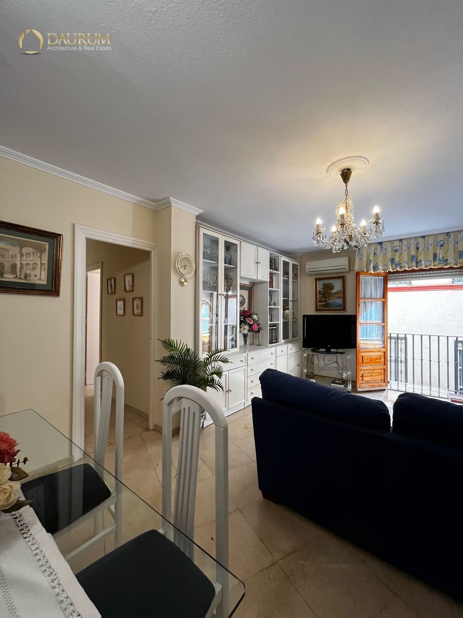 Living room of Flat for sale in  Sevilla Capital  with Air Conditioner, Heating and Storage room