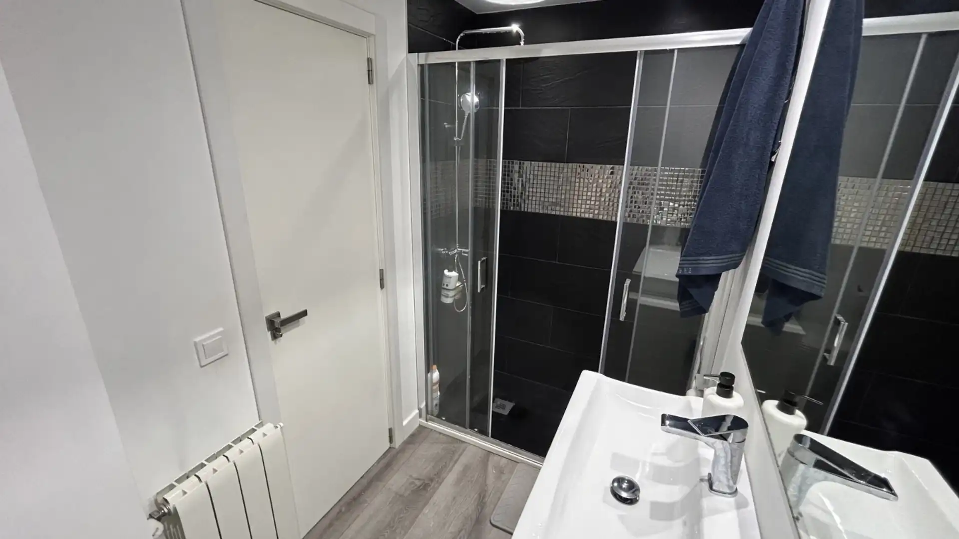 Bathroom of Flat for sale in  Palma de Mallorca  with Air Conditioner and Balcony