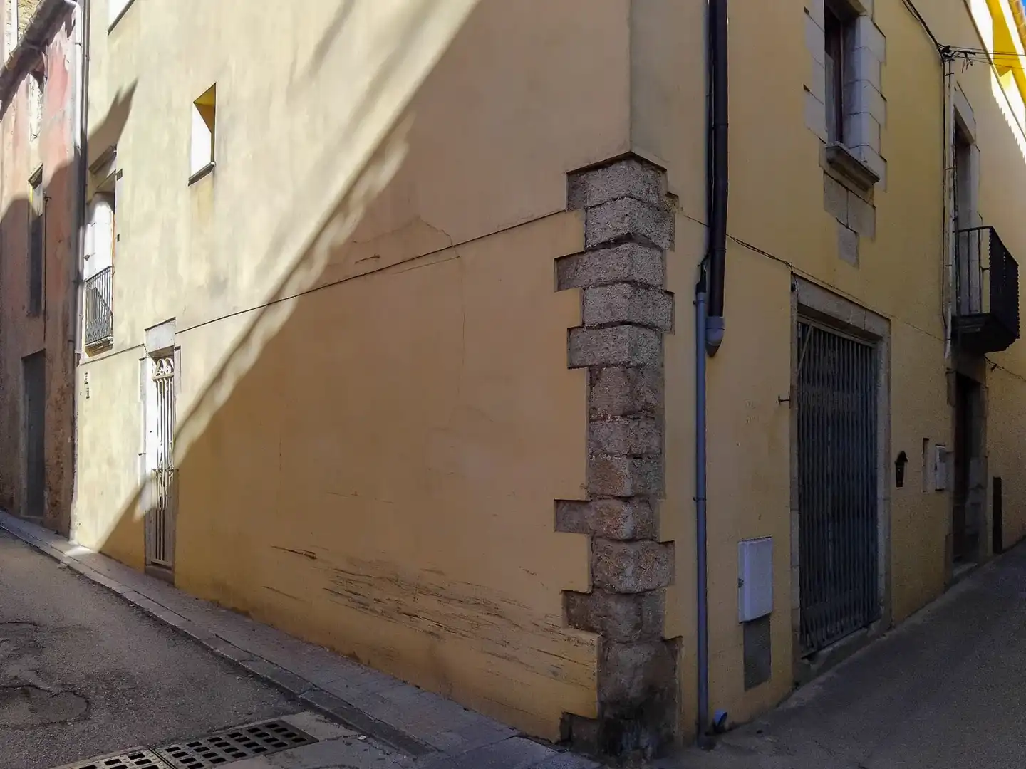 Außenansicht von Wohnung zum Verkauf in Torroella de Montgrí mit Alarm