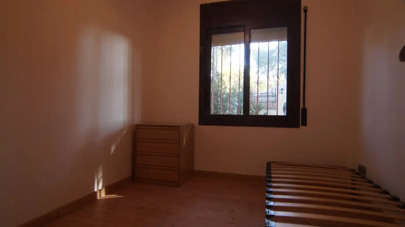 Dormitori de Casa o xalet en venda en El Catllar  amb Parquet, Terrassa i Piscina