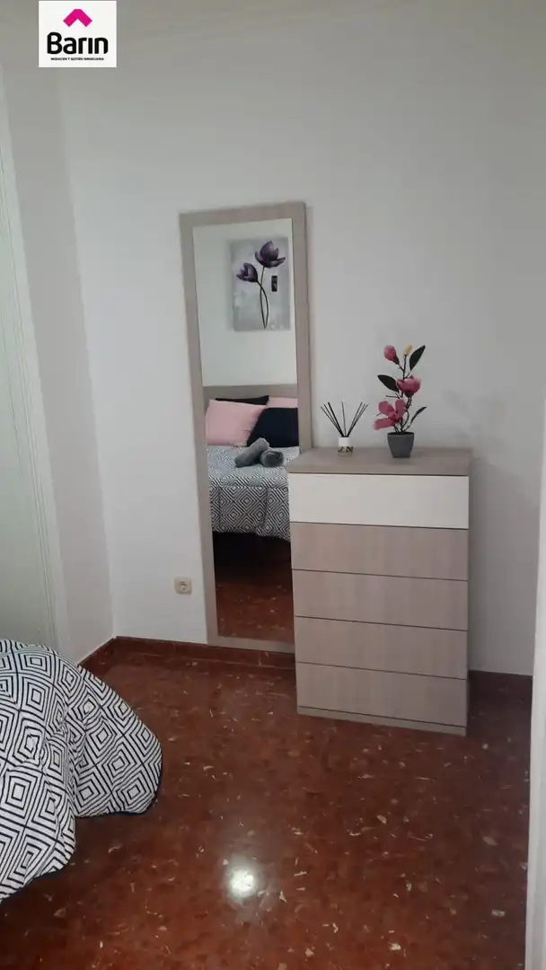 Schlafzimmer von Wohnung zum Verkauf in Córdoba mit Klimaanlage, Terrasse und Abstellraum