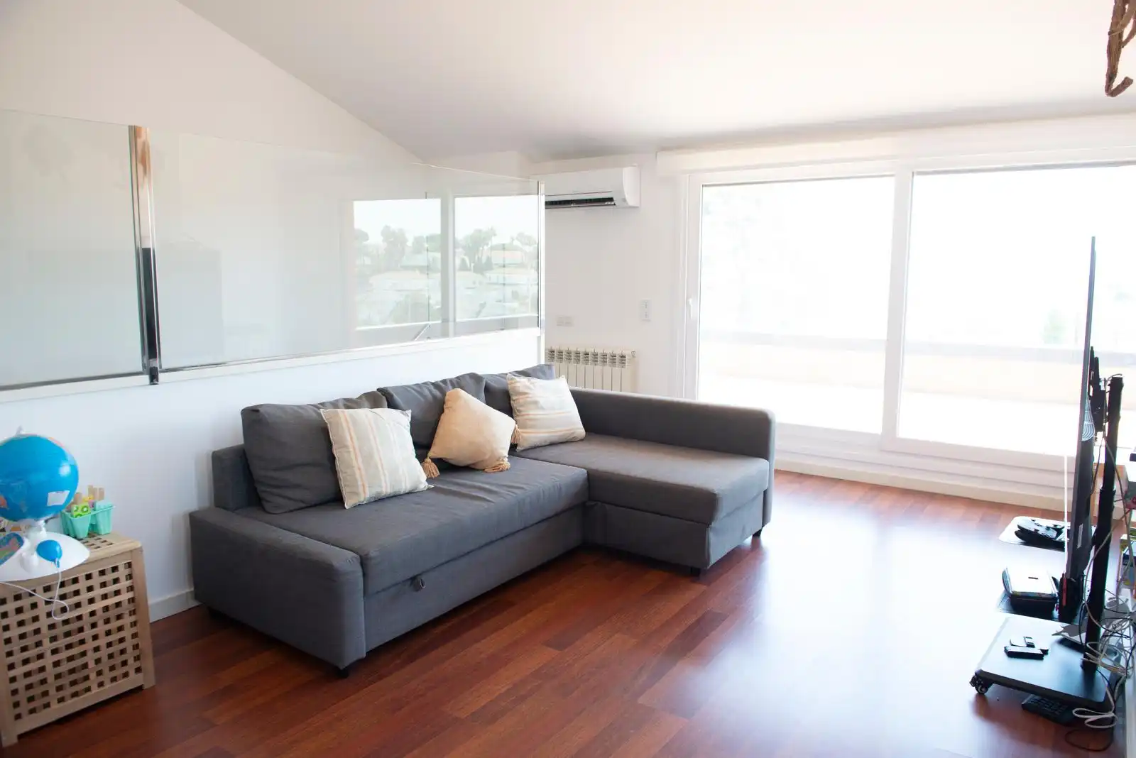 Sala de estar de Casa o chalet en venta en Alella con Aire acondicionado, Calefacción y Jardín privado