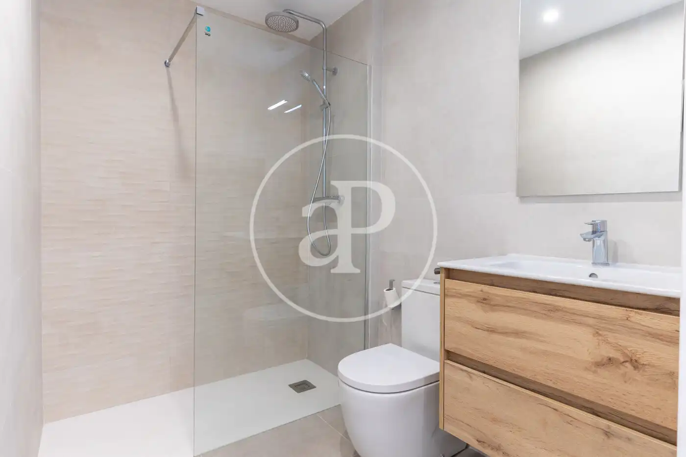 Bathroom of Flat for sale in Sant Cugat del Vallès  with Air Conditioner, Heating and Storage room