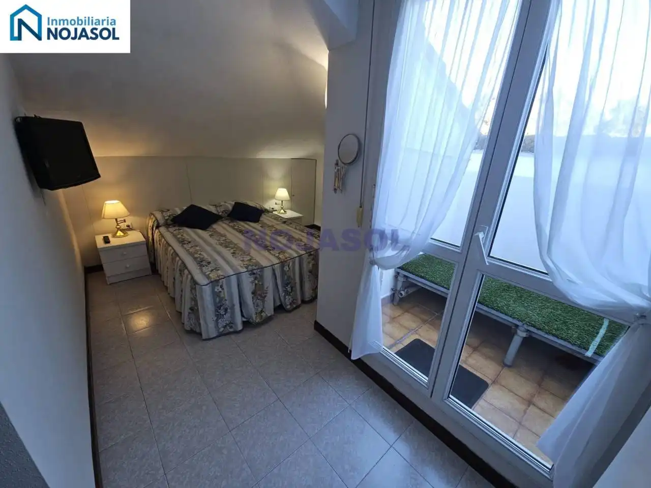 Dormitori de Apartament en venda en Noja amb Calefacció, Terrassa i Moblat