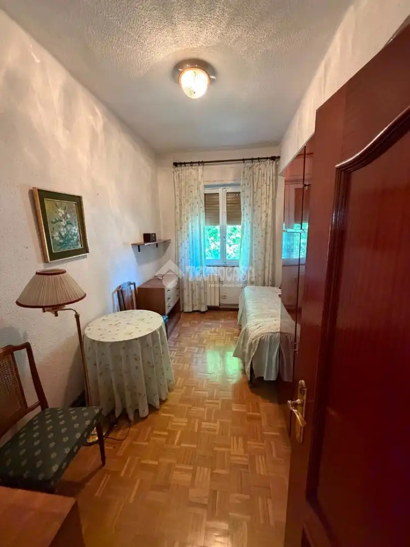 Bedroom of Flat for sale in Madrid