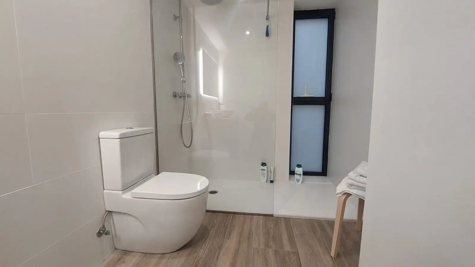 Bany de Pis en venda en Vic amb Aire condicionat, Calefacció i Terrassa