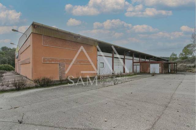 Nave industrial en Venta en Mura