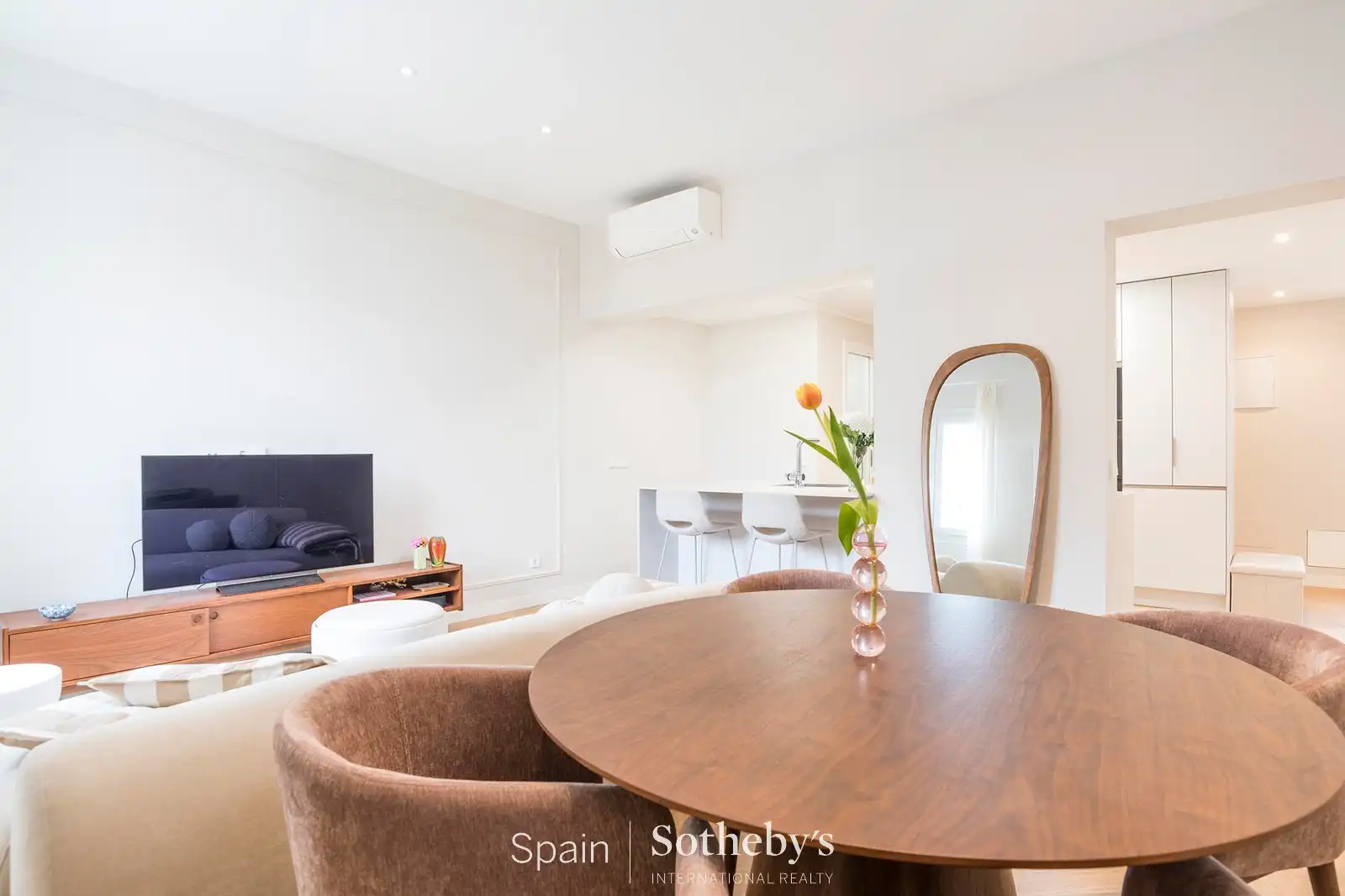 Menjador de Apartament en venda en Madrid amb Aire condicionat, Calefacció i Traster