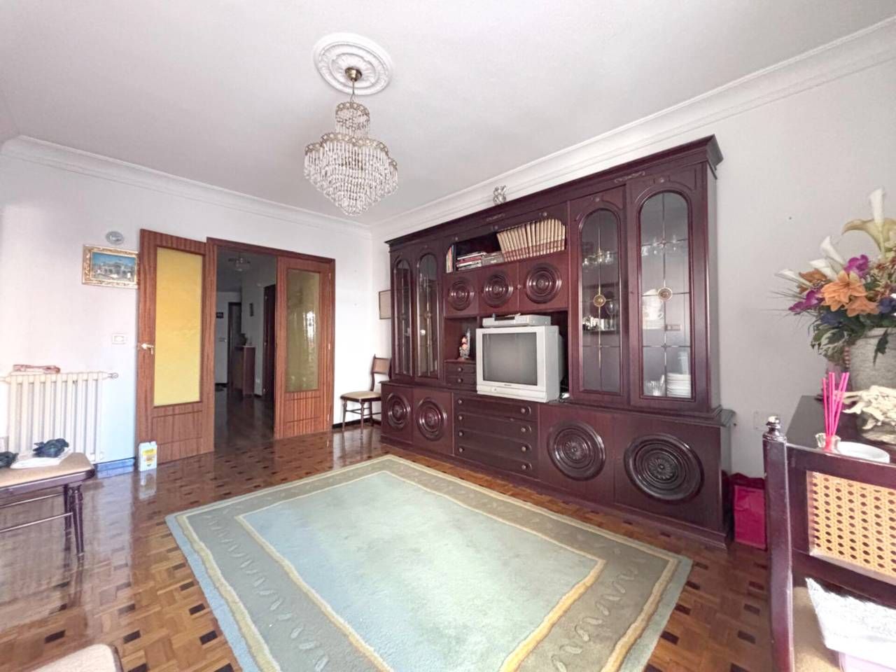 Sala d'estar de Pis en venda en Burgos Capital amb Calefacció, Parquet i Terrassa