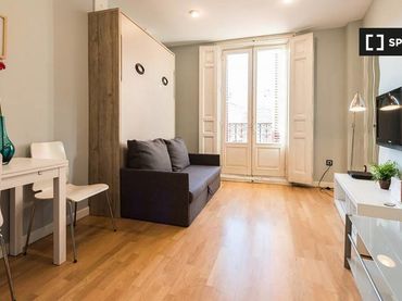 Flat with balcony to rent in Centro