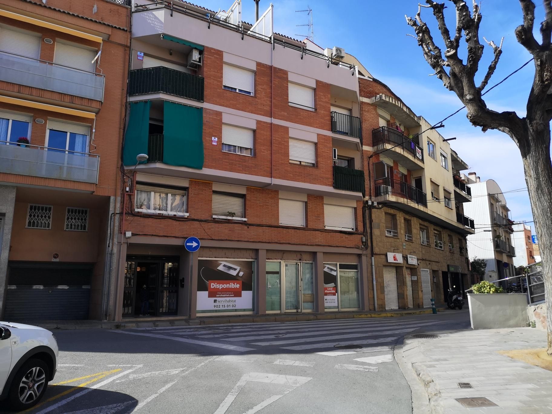 Vista exterior de Local en venda en Montgat amb Terrassa