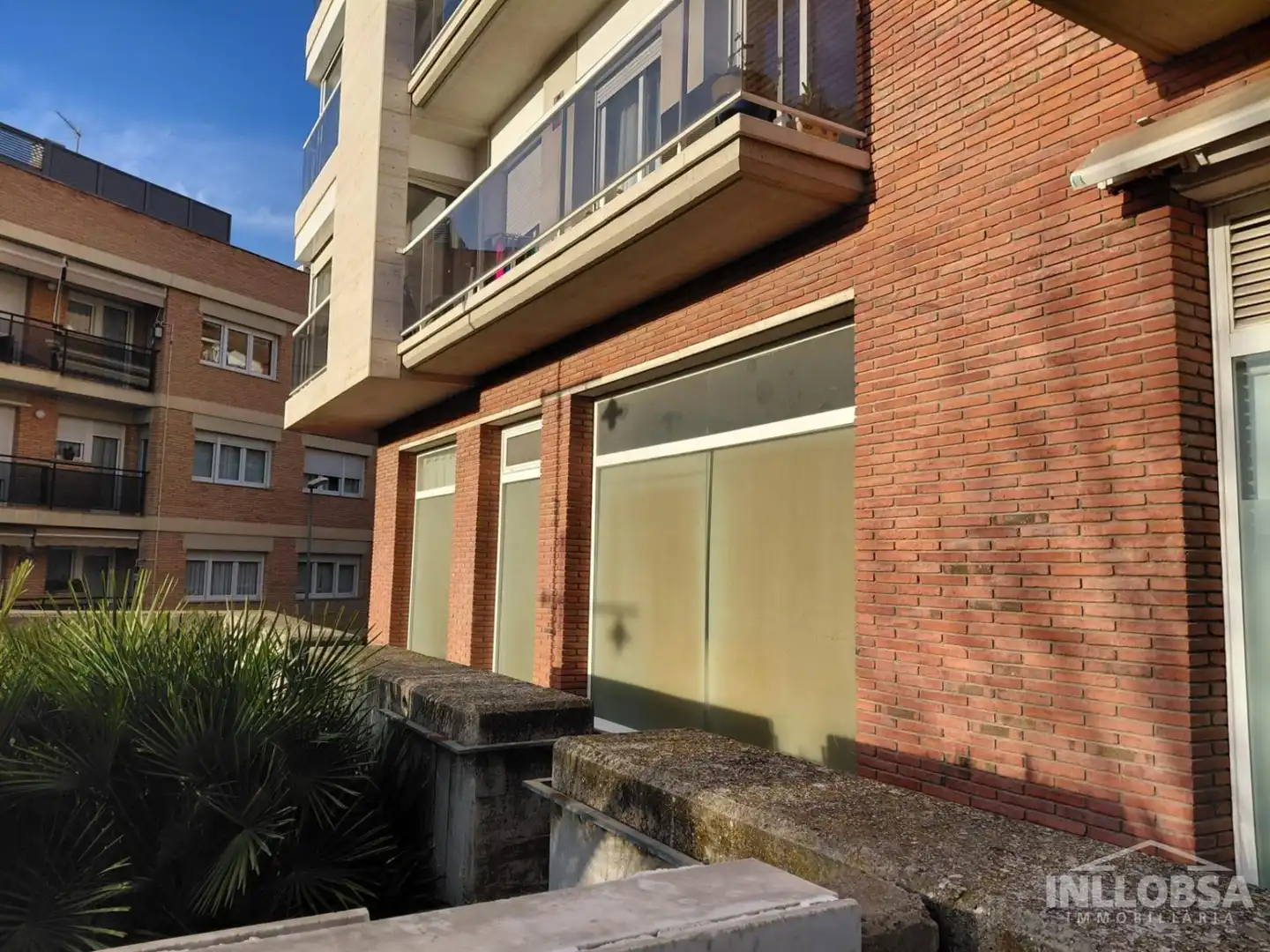 Vista exterior de Oficina en venta en Manresa