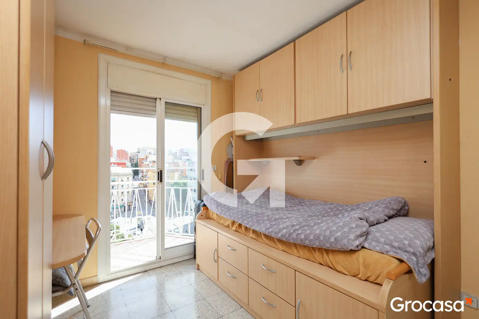 Dormitori de Àtic en venda en L'Hospitalet de Llobregat amb Aire condicionat, Terrassa i Forn