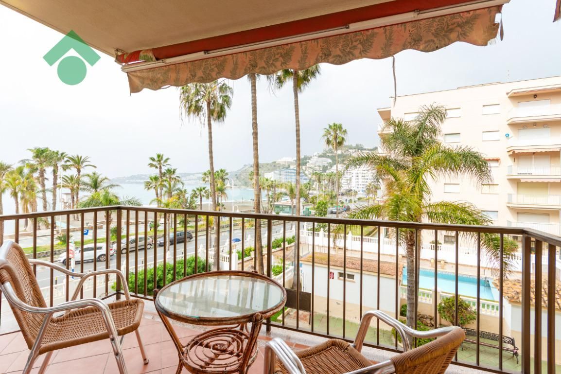 Terraza de Piso en venta en Almuñécar con Balcón y Piscina comunitaria