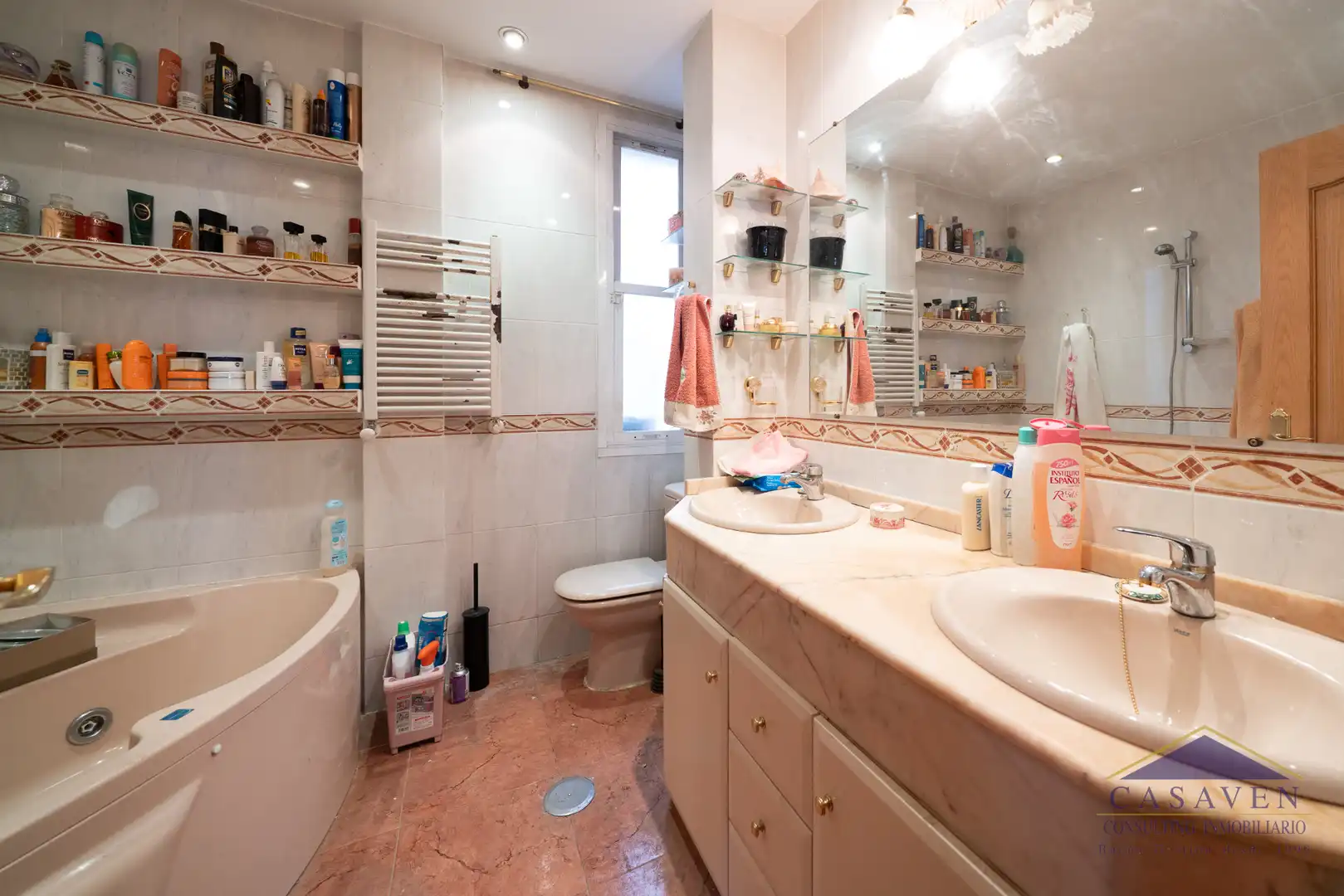Badezimmer von Wohnung zum Verkauf in Madrid mit Heizung