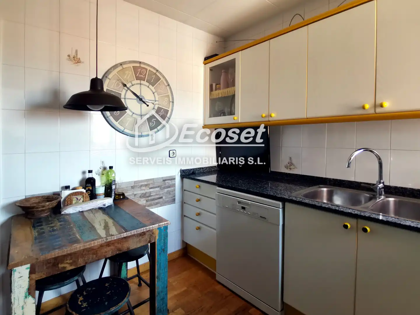 Küche von Maisonette zum Verkauf in Cornellà de Llobregat mit Klimaanlage, Parkett und Terrasse