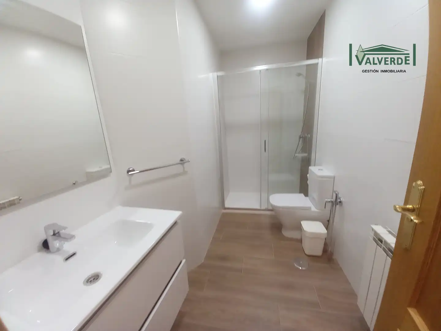 Bathroom of Apartments for rent in Granada  with Heating, Furnished and Washing machine