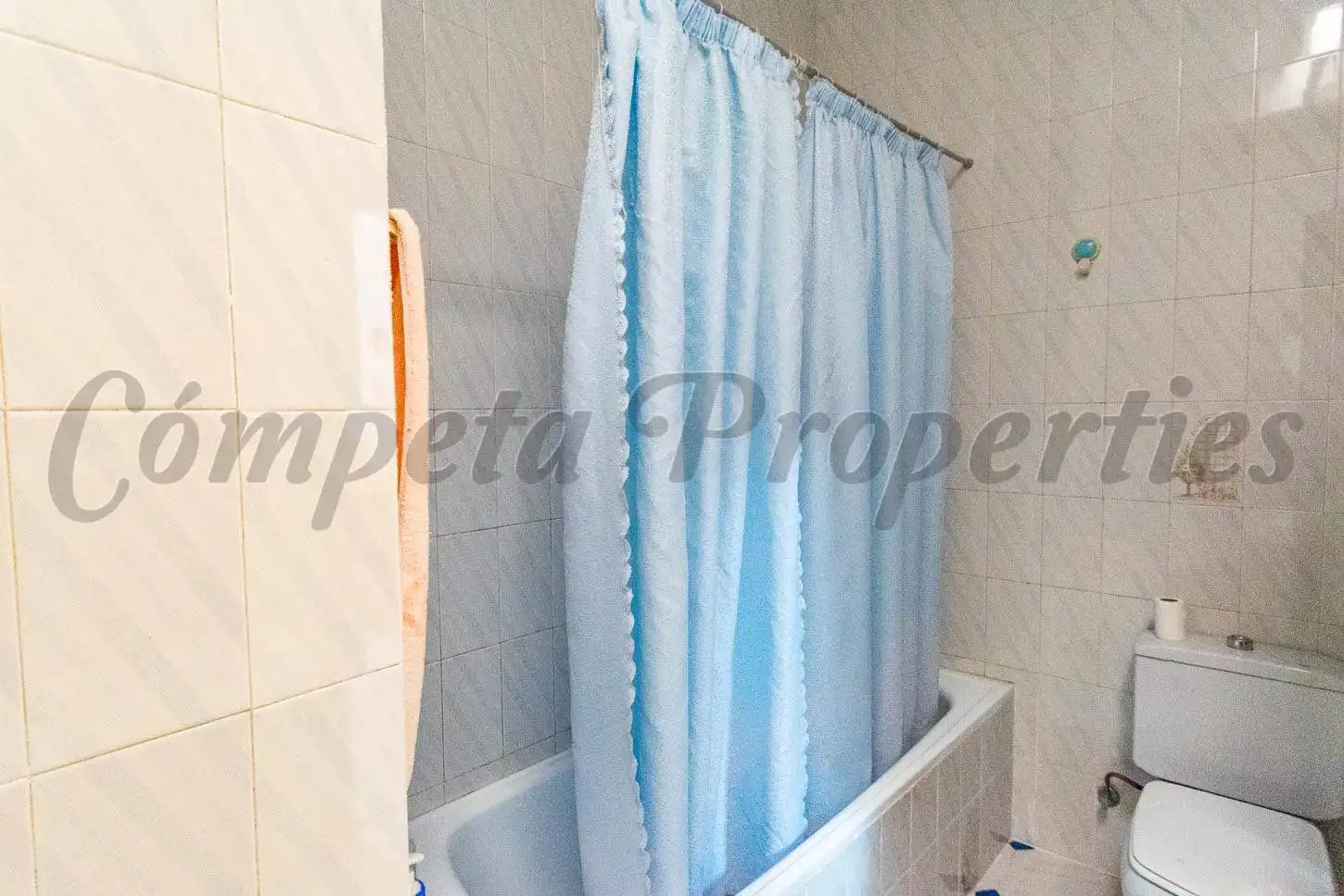 Bany de Casa o xalet en venda en Torrox amb Terrassa, Moblat i Balcó