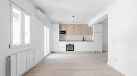 Foto 2 de Piso en venta en Calle San Herculano, Canillejas, Madrid