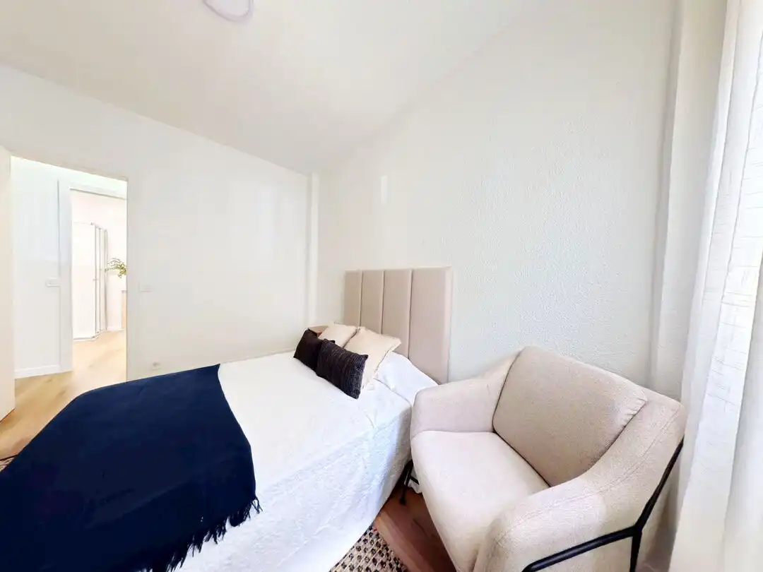 Bedroom of Flat for sale in Madrid  with Heating and Furnished