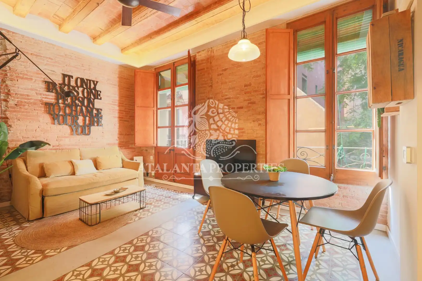Appartamento con terrazza in affitto a Carrer PEU DE LA CREU, imagen 2