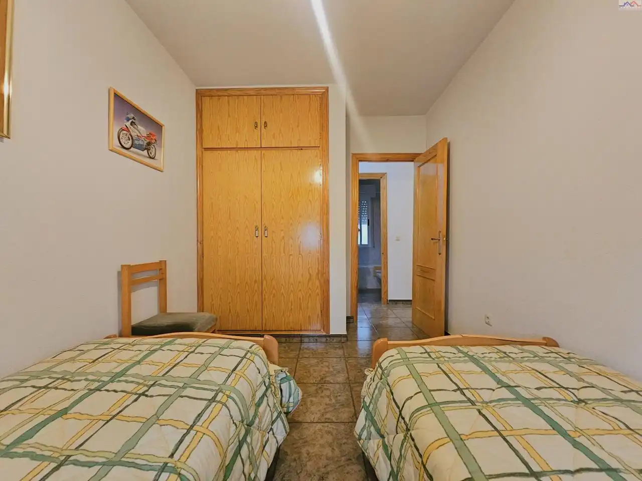 Dormitori de Casa o xalet en venda en Villa del Prado amb Traster i Piscina