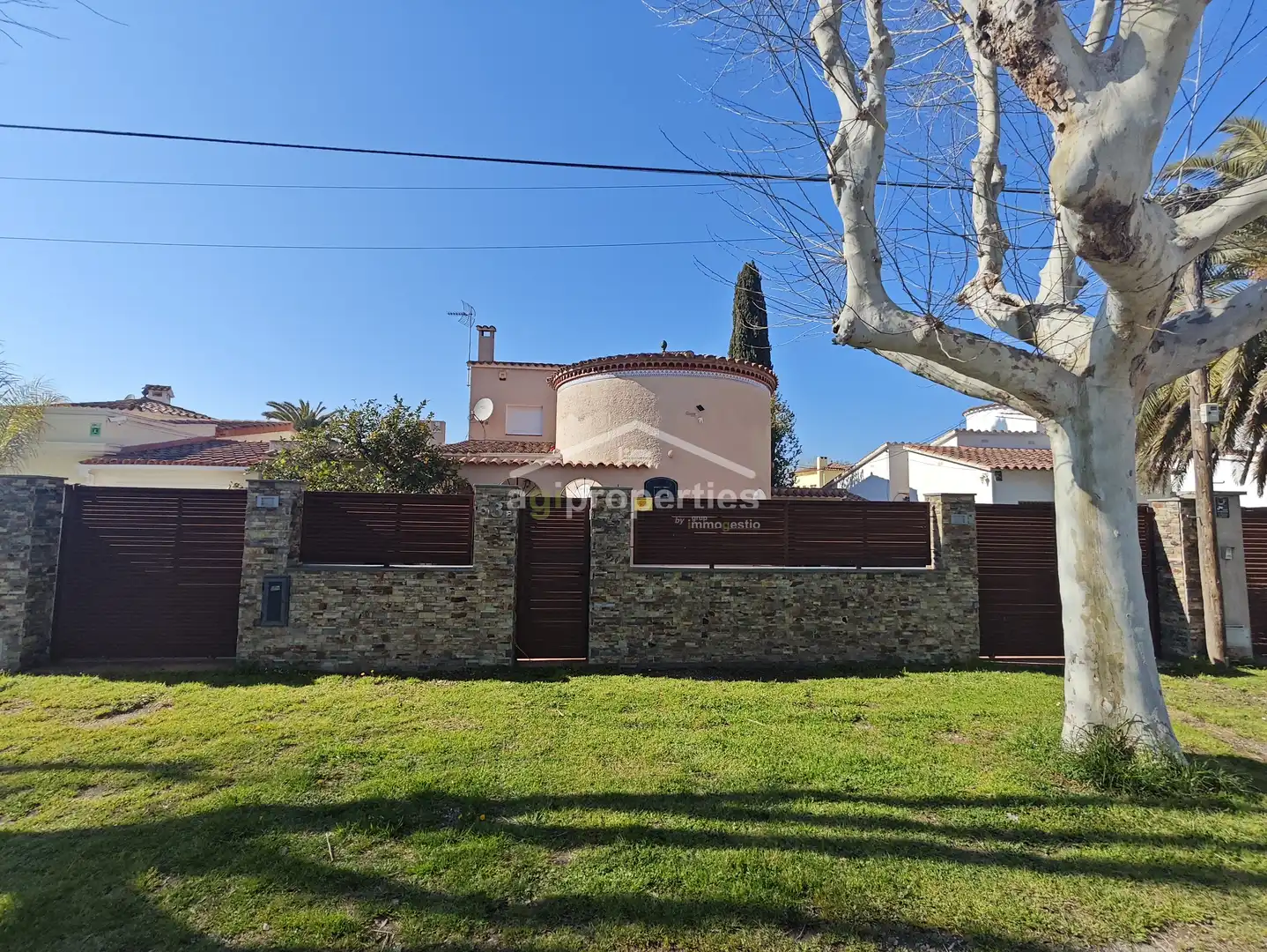 Vista exterior de Casa o xalet en venda en Empuriabrava
