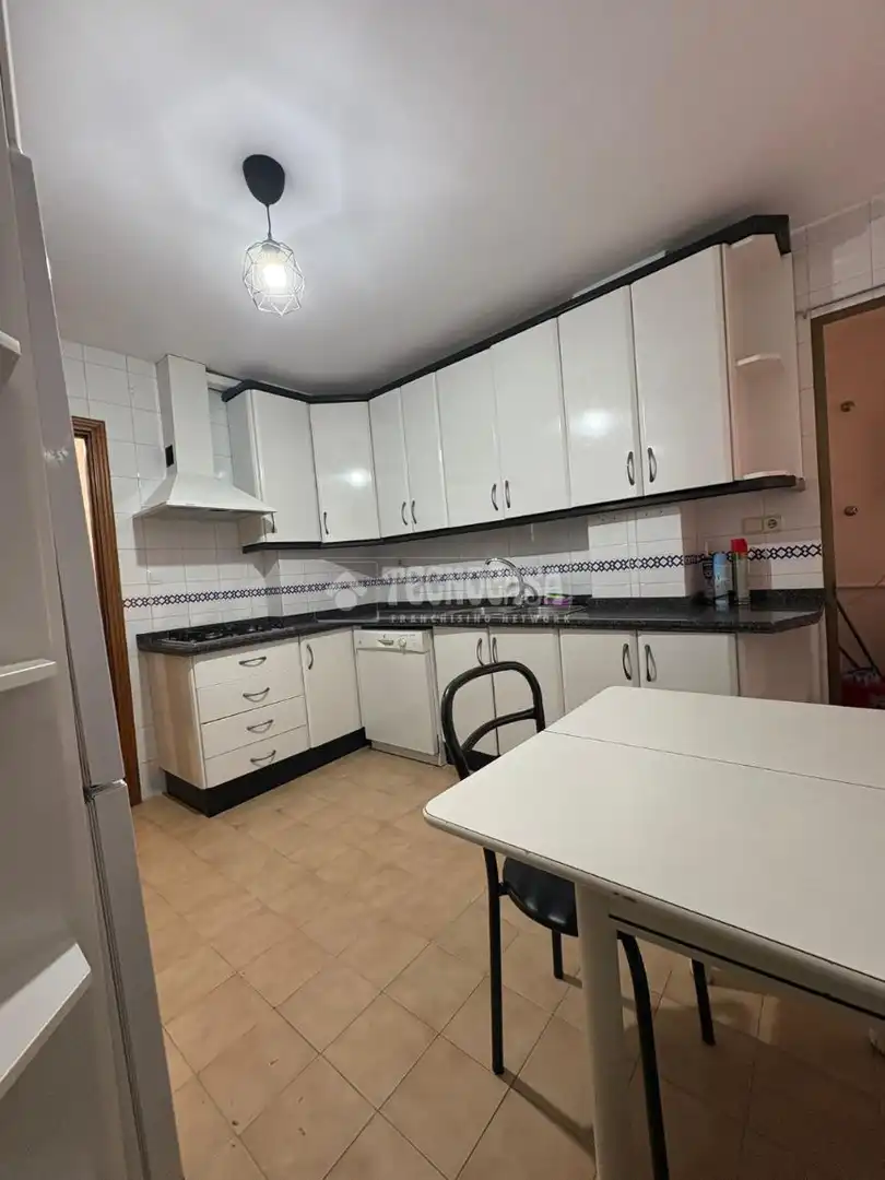 Küche von Wohnung zur Miete in Sevilla mit Klimaanlage, Möbliert und Balkon