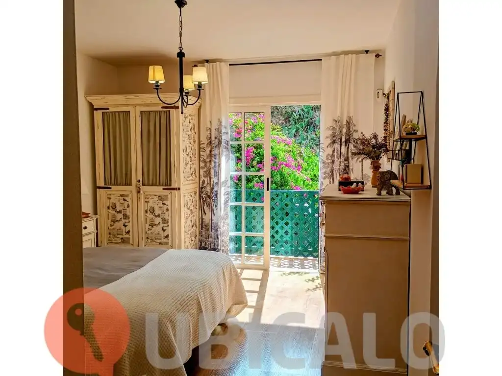 Dormitori de Casa adosada en venda en San Cristóbal de la Laguna amb Calefacció, Jardí privat i Terrassa