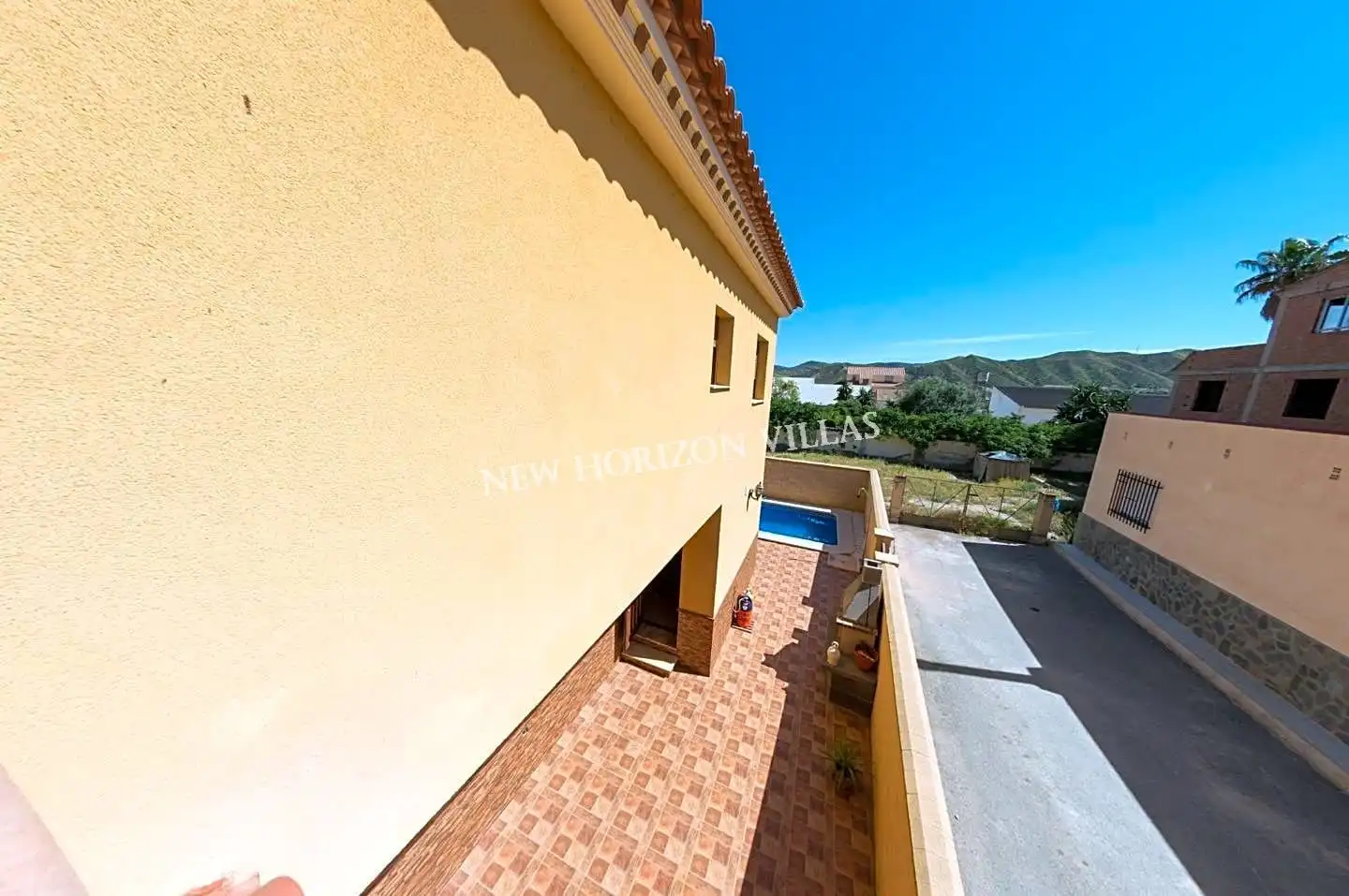 Vista exterior de Casa o xalet en venda en Zurgena amb Aire condicionat, Terrassa i Piscina