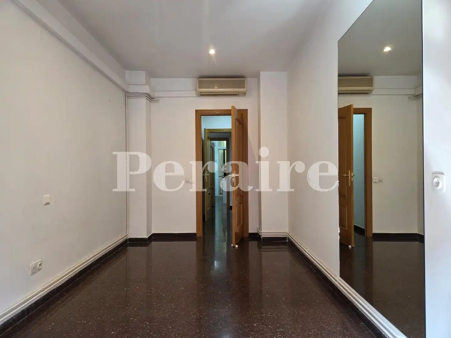 Piso de alquiler en TRAVESSERA DE DALT, 56, La Salut
