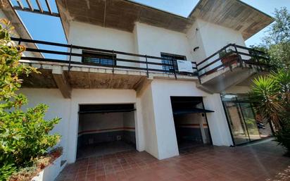 Vista exterior de Casa o xalet en venda en La Roca del Vallès amb Balcó