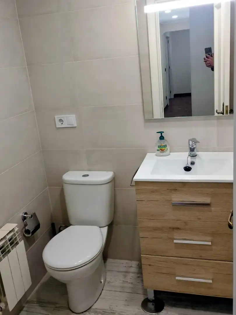 Bany de Pis de lloguer en Oviedo  amb Calefacció, Parquet i Terrassa