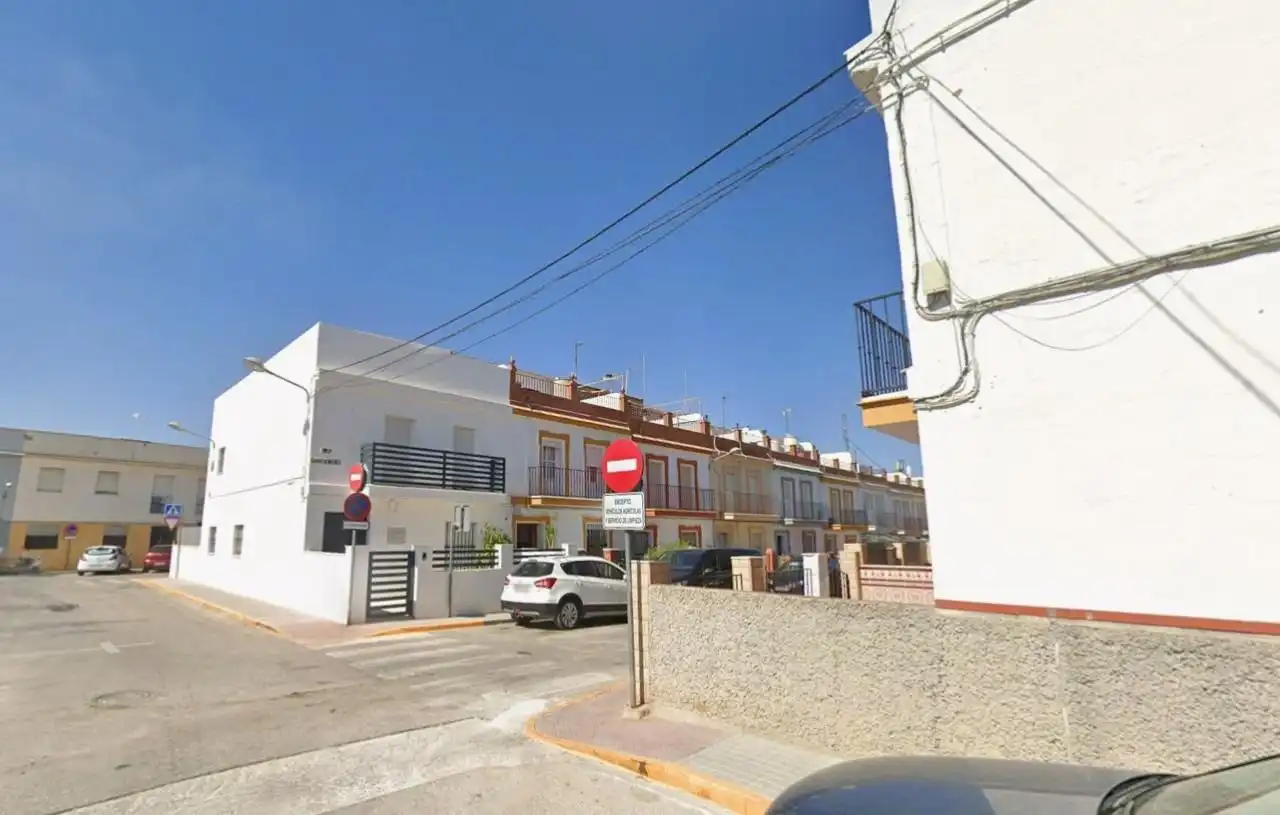 Vista exterior de Casa adosada en venda en Marchena