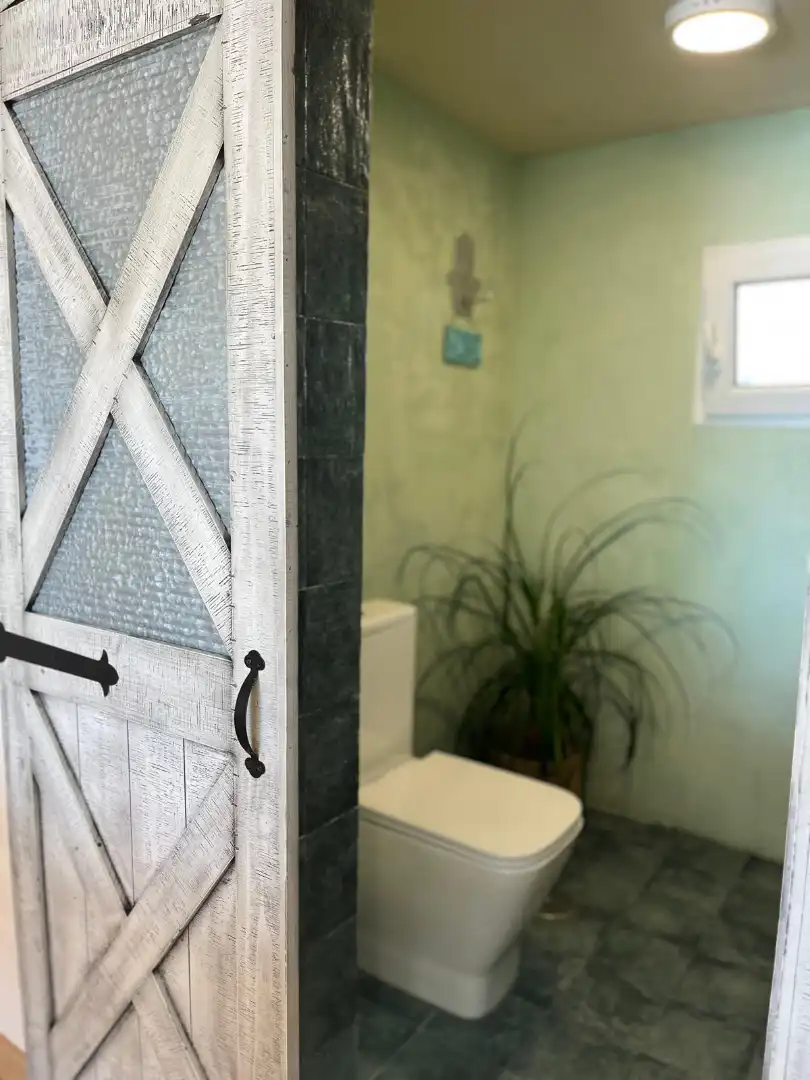 Baño de Casa adosada de alquiler en Vélez-Málaga con Aire acondicionado, Calefacción y Jardín privado