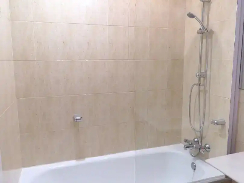 Baño de Piso en venta en  Madrid Capital con Aire acondicionado