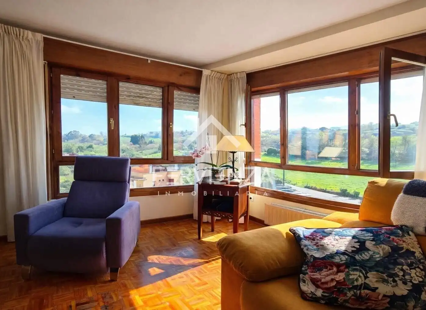 Living room of Flat for sale in Oviedo 